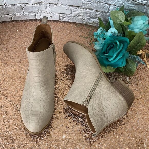 indigo rd. Candian Booties 7.5 - Picture 3 of 5